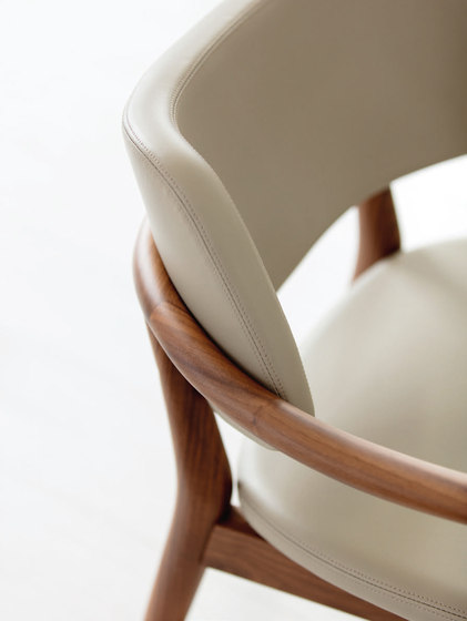 Nissa | Chairs | Porada