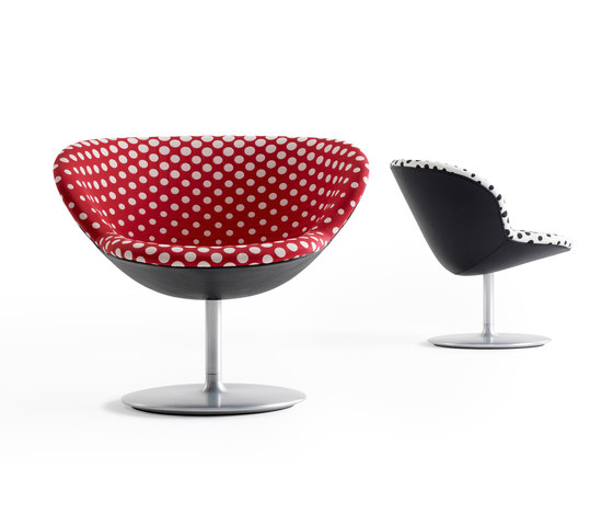 Capri Lounge Swivel Chair | Armchairs | +Halle