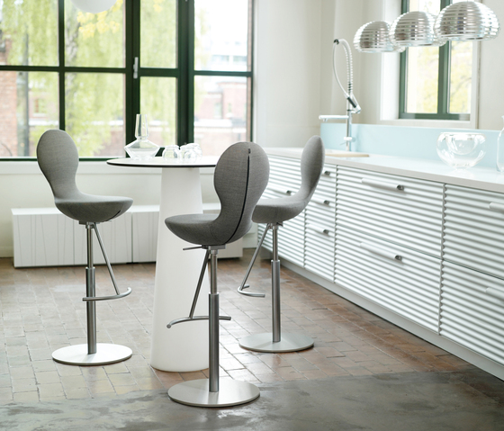 Eight™ | Bar stools | Variér Furniture