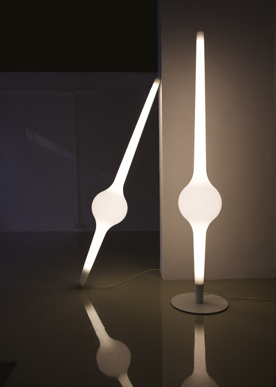 Sticklight floor lamp | Standleuchten | Innermost