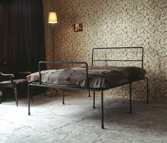 Sevenfeetup | Somieres / Armazones de cama | Atelier Haußmann