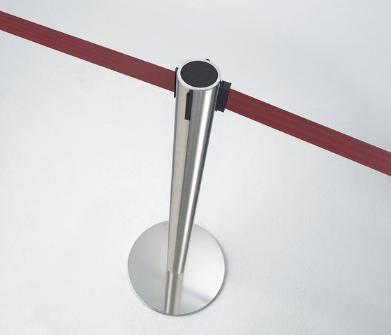 808 Retractable queue guides | Barrier systems | Planning Sisplamo