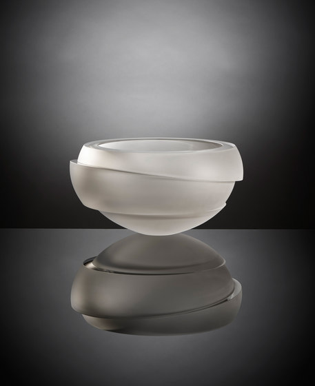 Armadillo | Vase crystal | Vases | Anna Torfs