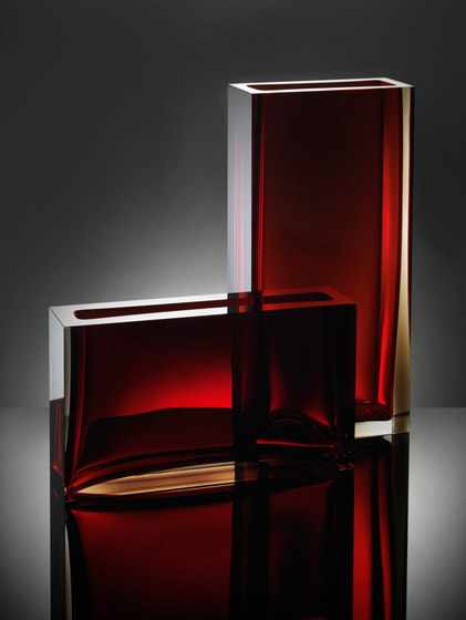 Traam | smokey red | Vases | Anna Torfs