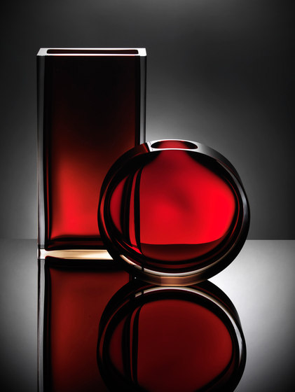 Traam | smokey red | Vases | Anna Torfs