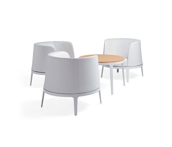 Omni easy chair | Poltrone | Materia