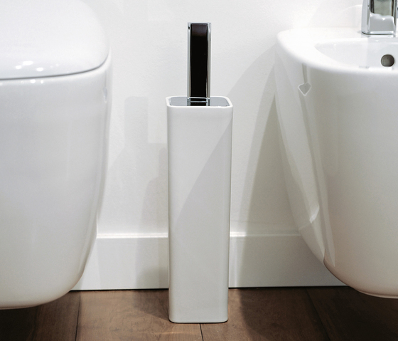 Noke’ brush holder | Toilettenbürstengarnituren | Ceramica Flaminia