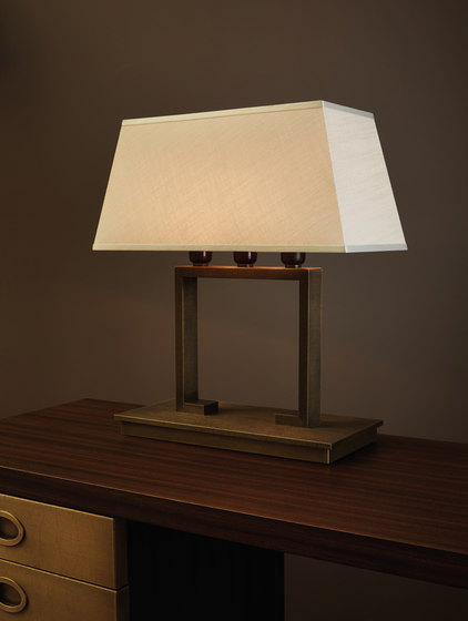 Agatha table lamp | Luminaires de table | Promemoria