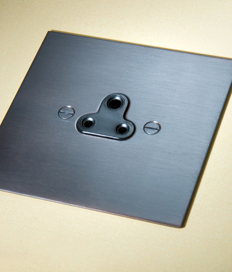 Nickel Silver single 5amp socket with black insert | British sockets | Forbes & Lomax