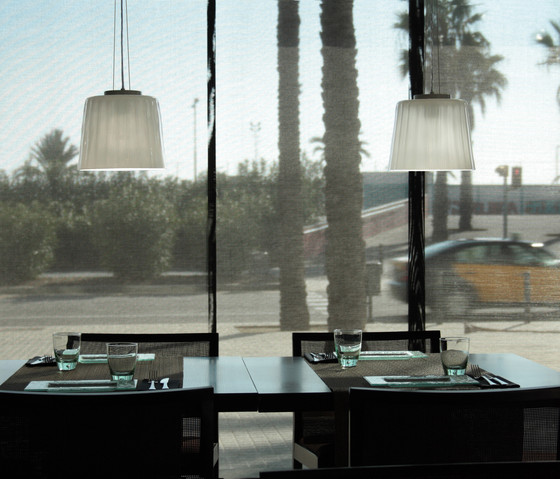 Larsson T3 Table lamp | Table lights | Luz Difusión
