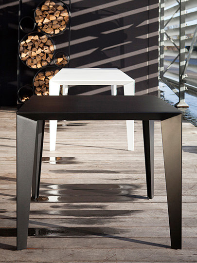 FOLD & PROFILES dining table in lacquered aluminum | Tavoli pranzo | Colect