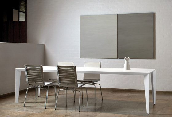 FOLD & PROFILES dining table in lacquered aluminum | Tavoli pranzo | Colect