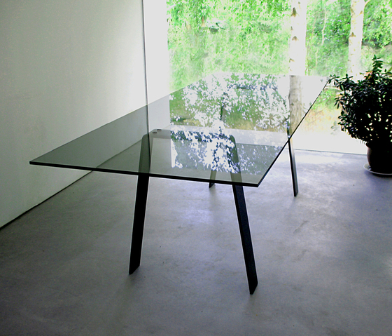 Local Glass Steel | Dining tables | ZinX