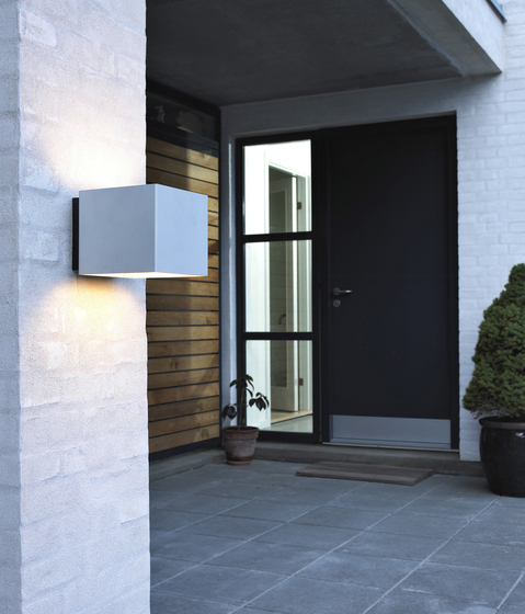 Welcome White shiny by Embacco Lighting