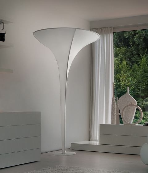 Arum Floor lamp | Free-standing lights | LUCENTE