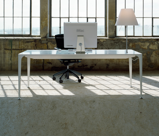 iTable | Desks | AMOS DESIGN