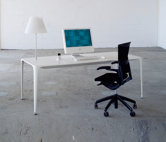iTable | Desks | AMOS DESIGN
