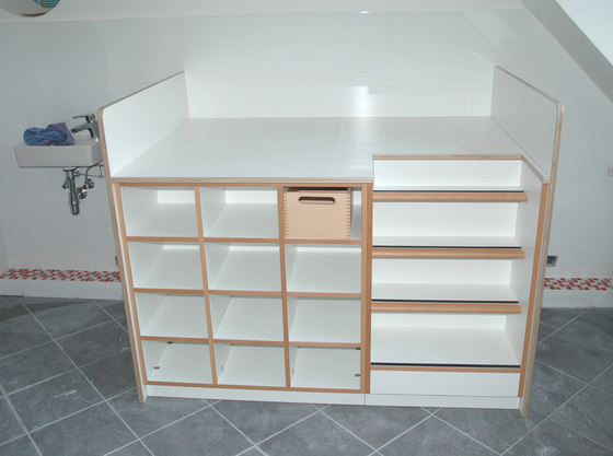 Floor unit with toy boxes  DBF-301-10 | Kids storage furniture | De Breuyn