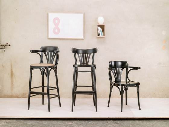 56 Stuhl | Stühle | TON A.S.