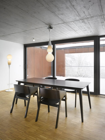 Jylland Table | Dining tables | TON A.S.
