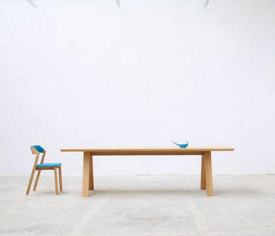 Merano Armlehnstuhl gepolstert | Stühle | TON A.S.