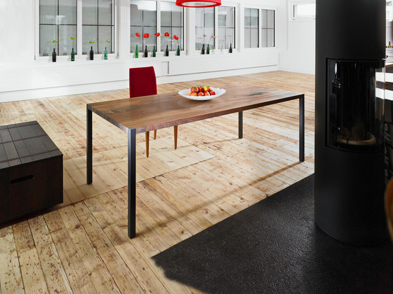 IGN. STICK. TABLE. | Dining tables | Ign. Design.