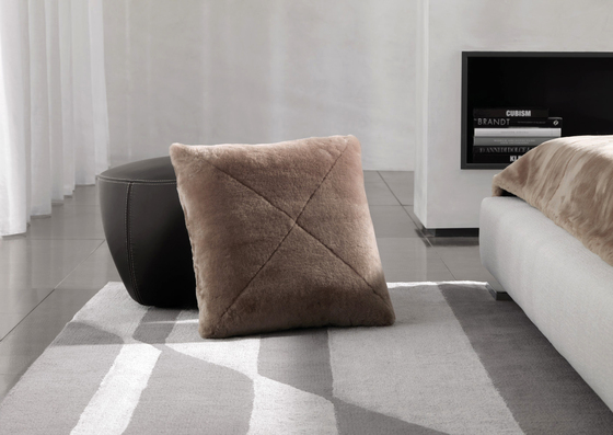 Shearling | Cushions | Minotti