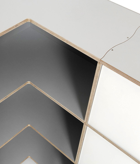 Tius 19 nero varnish | Cabinets | Plan W