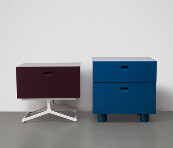 Satellite cabinets on feet | Credenze | Quodes