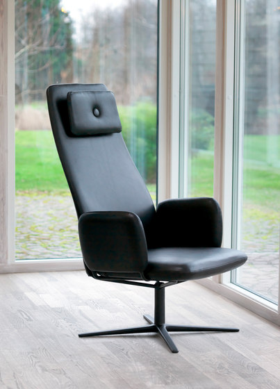 Dundra Chair S70A Upholstered Armchair | Sillas | Blå Station