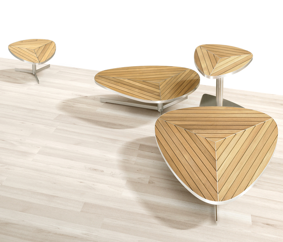 Kurf Triangle Coffee Table | Tables d'appoint | Kenkoon