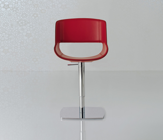 Amaranta Side table | Side tables | Enrico Pellizzoni