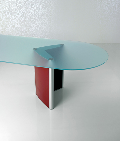 Valeo Desk | Desks | Enrico Pellizzoni