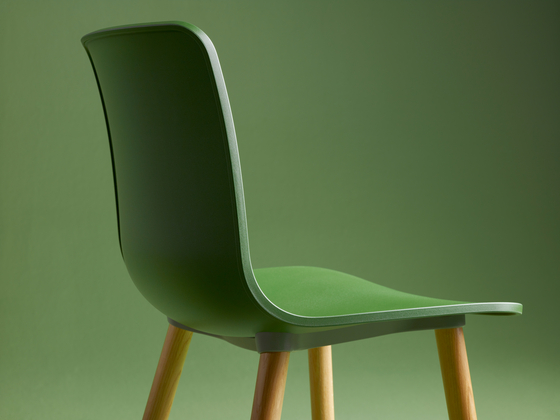HAL Lounge Chair & Ottoman | Poltrone | Vitra