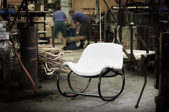 Wave rocking chair | Sillones | TON A.S.