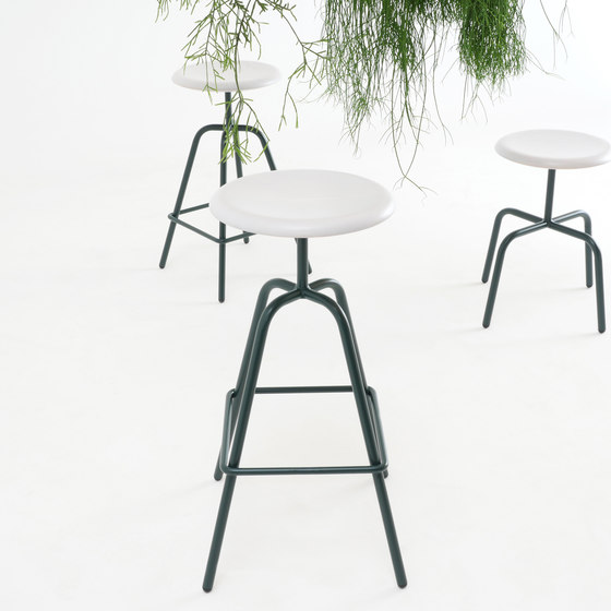 Herrenberger stool | Tabourets | Atelier Haußmann