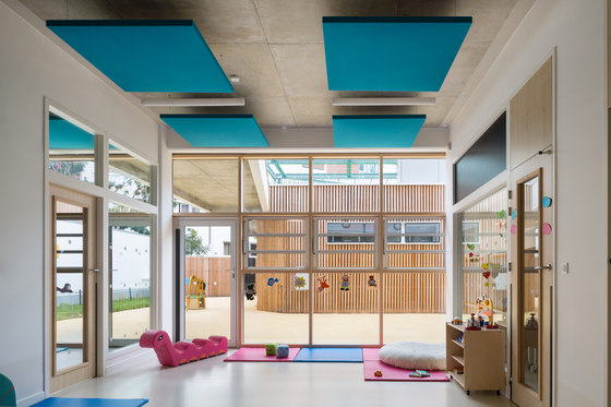 Stereo acoustic panels suspended in clusters | Acoustic ceiling systems | Texaa®