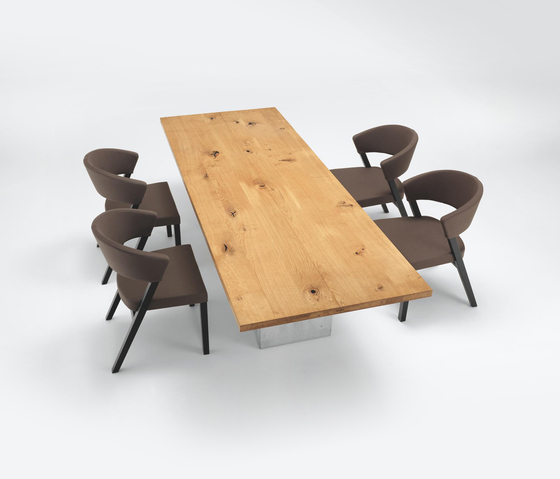 HENRY Table | Dining tables | Girsberger