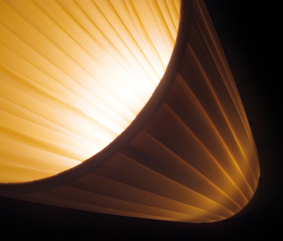 UFO H261 floor lamp | Lampade piantana | Dix Heures Dix