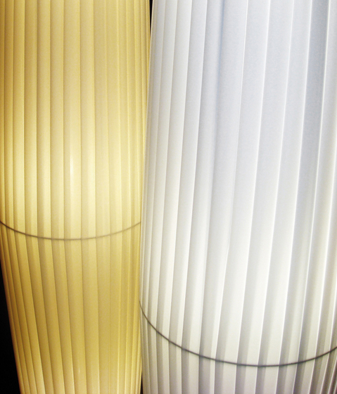 UFO H261 floor lamp | Lampade piantana | Dix Heures Dix