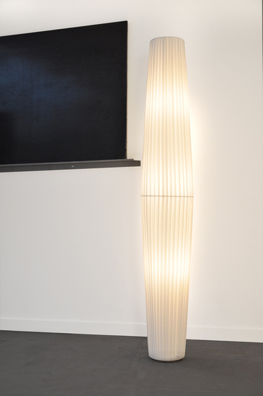 UFO H261 floor lamp | Free-standing lights | Dix Heures Dix