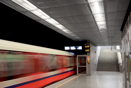 Stretch Metal Ceiling Tiles | Plafonds suspendus | Hunter Douglas