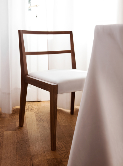 PourParler Living Chair | Armchairs | Tekhne