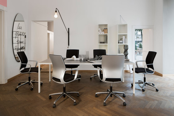 Moteo Style conference swivel chair | Sillas | Klöber