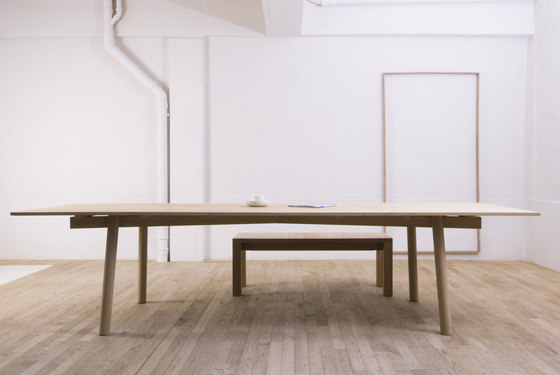 Fix Your Table Round | Dining tables | MOCA