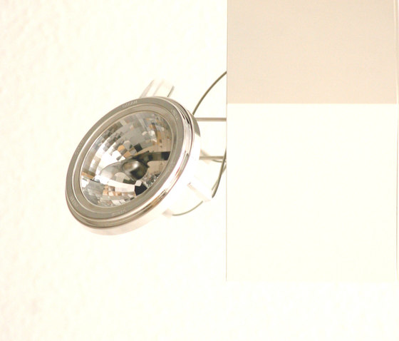 Patri OS wall light | Lámparas de pared | Ayal Rosin