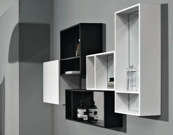 Morphing complements | Mirror cabinets | Kos