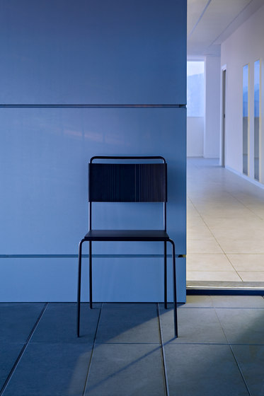 Estrosa Chair | Sillas | ALMA Design