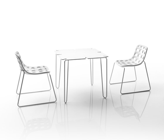 Linea Chips | Bistro tables | MYYOUR
