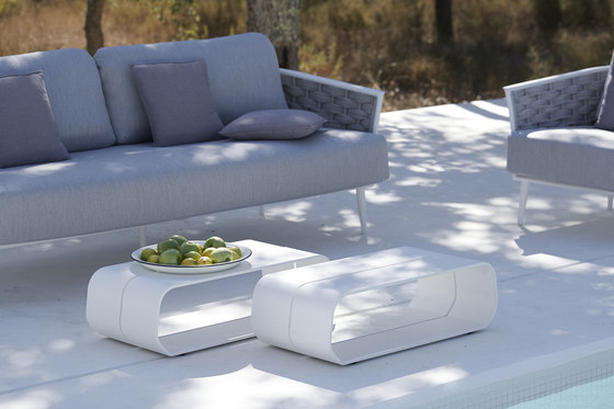Outdoor Sidetable 48 | Side tables | Manutti